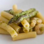 Pasta con asparagi e gamberi