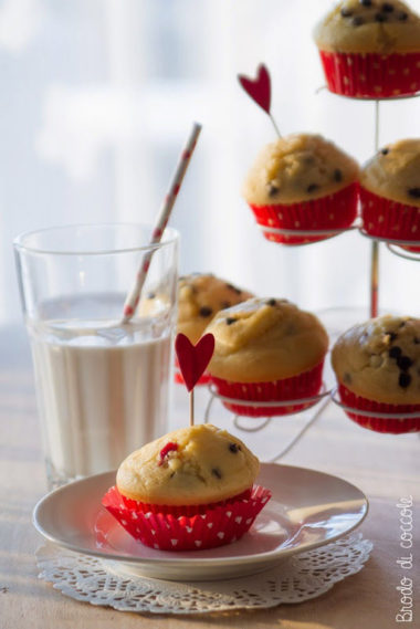 Muffin al cocco con mirtilli rossi al doppio cioccolato