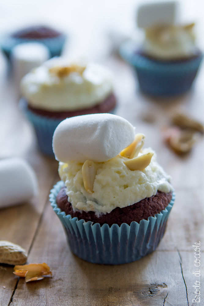 Cupcake con arachidi e crema di marshmallow