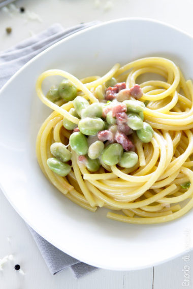 Bucatini con fave, pancetta e pecorino