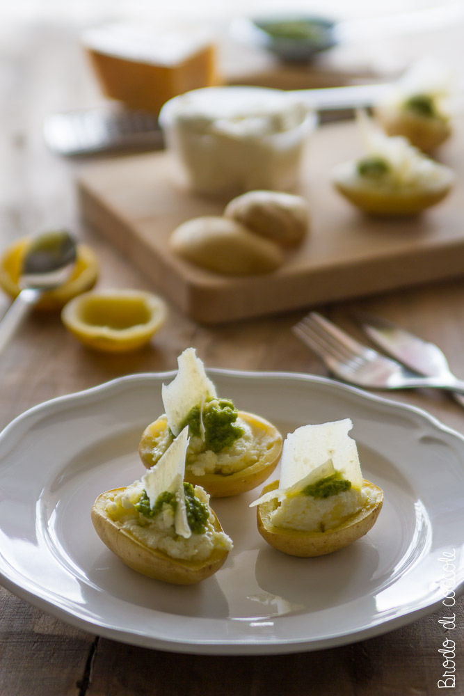 Patate ripiene fredde con ricotta e pesto