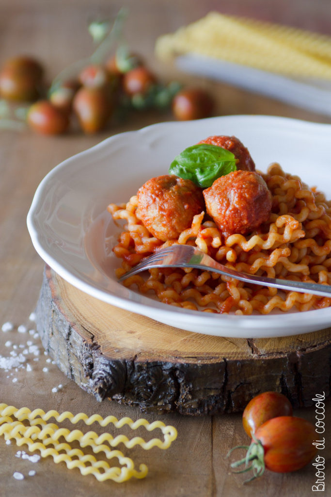 Pasta con polpette di pesce