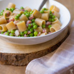 Pasta con piselli e pancetta