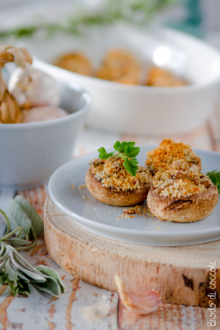 Funghi champignon ripieni vegetariani