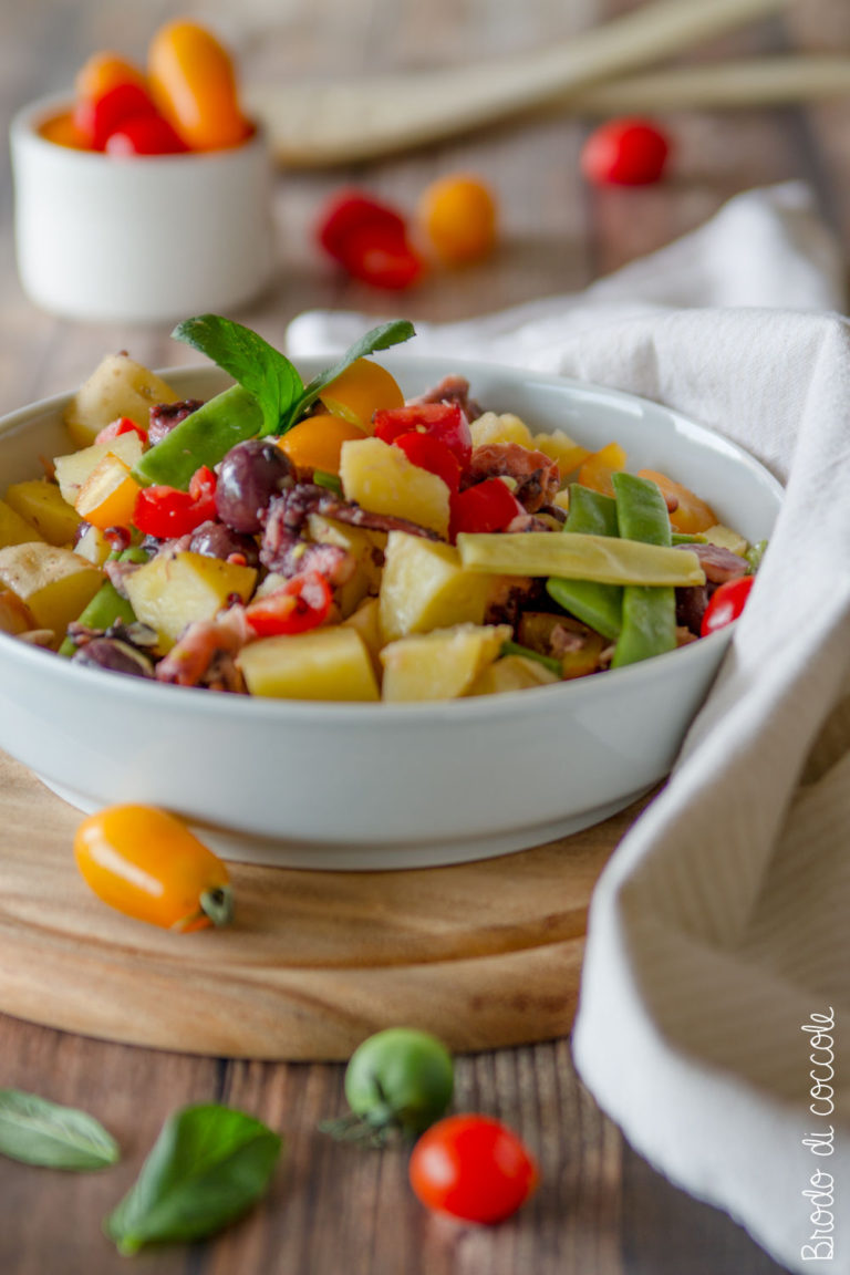 Insalata di polpo, patate e fagioli mangiatutto