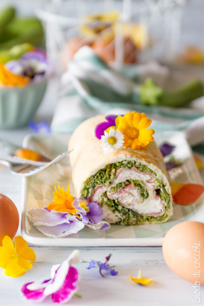 Rotolo salato di albumi con zucchine, cotto e formaggio