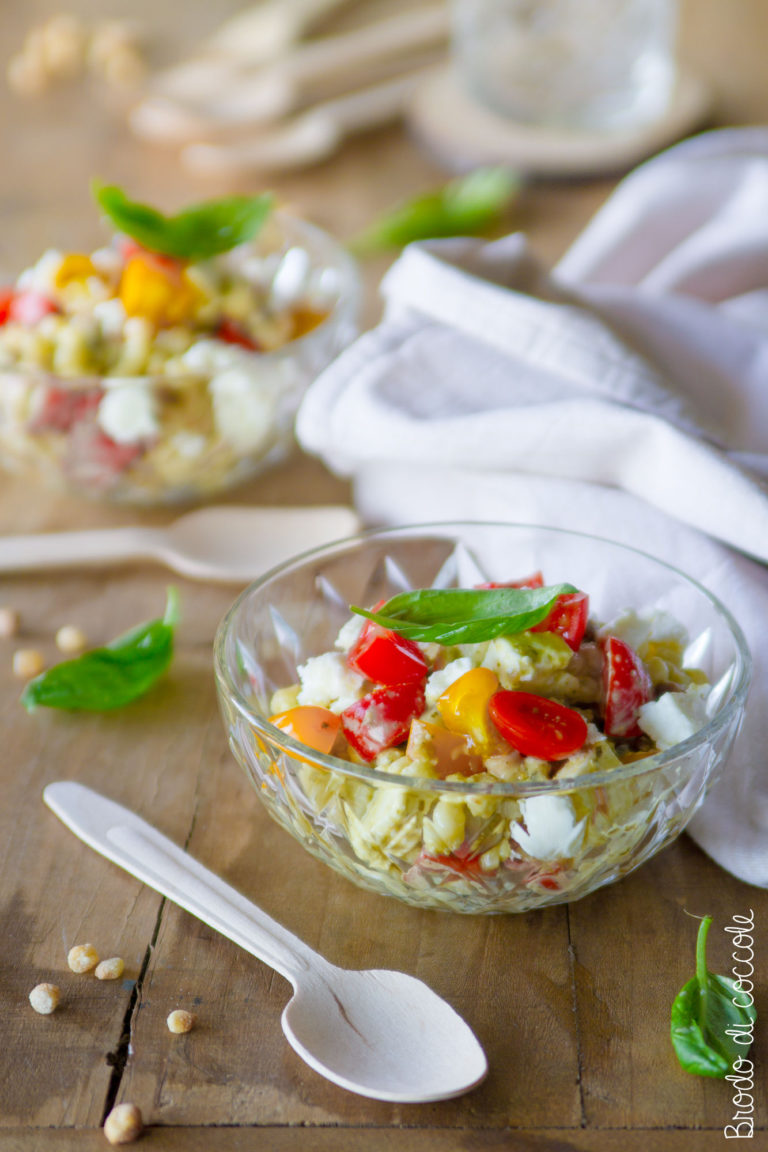 Fregola fredda con pesto, pomodorini e feta