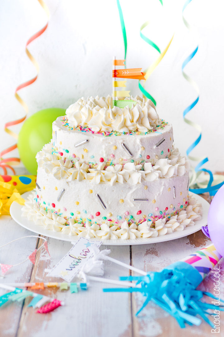 Funfetti cake (o sprinkle cake) una torta coloratissima! - Brodo di coccole