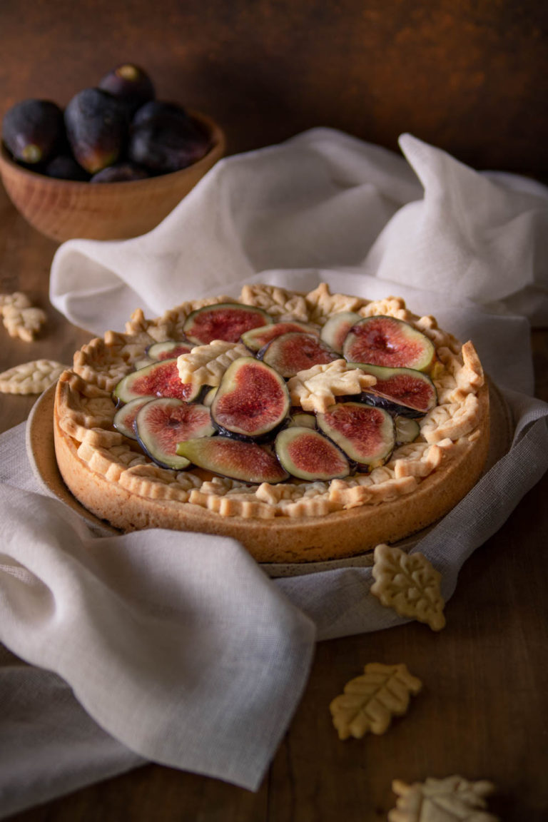 Crostata con mandorle e fichi