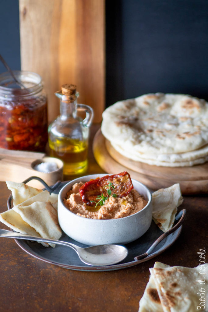 Hummus ai pomodori secchi