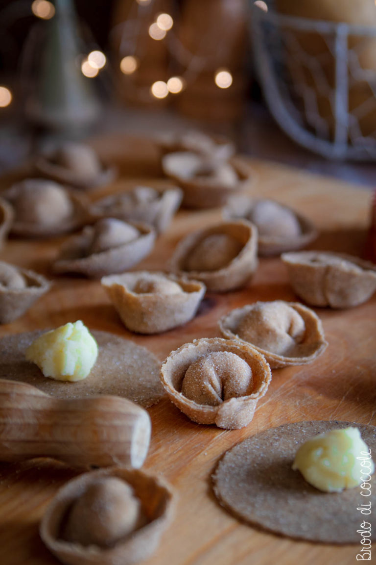 Ravioli di grano arso con ripieno di patate