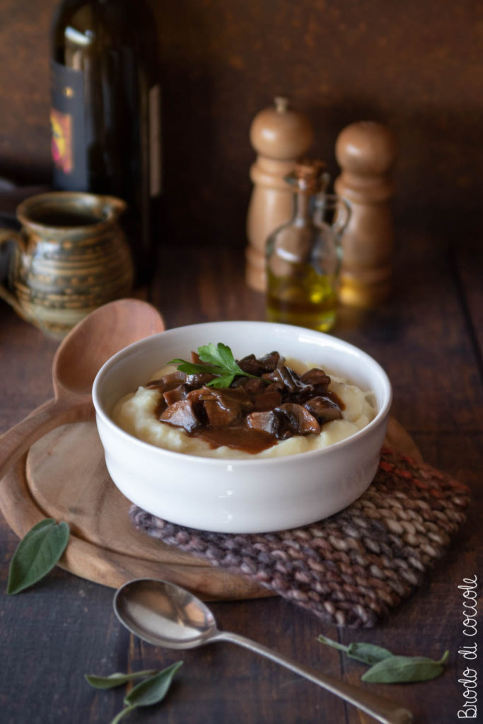 Spezzatino di funghi (senza carne)