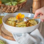 Ravioli di zucchine e gamberi