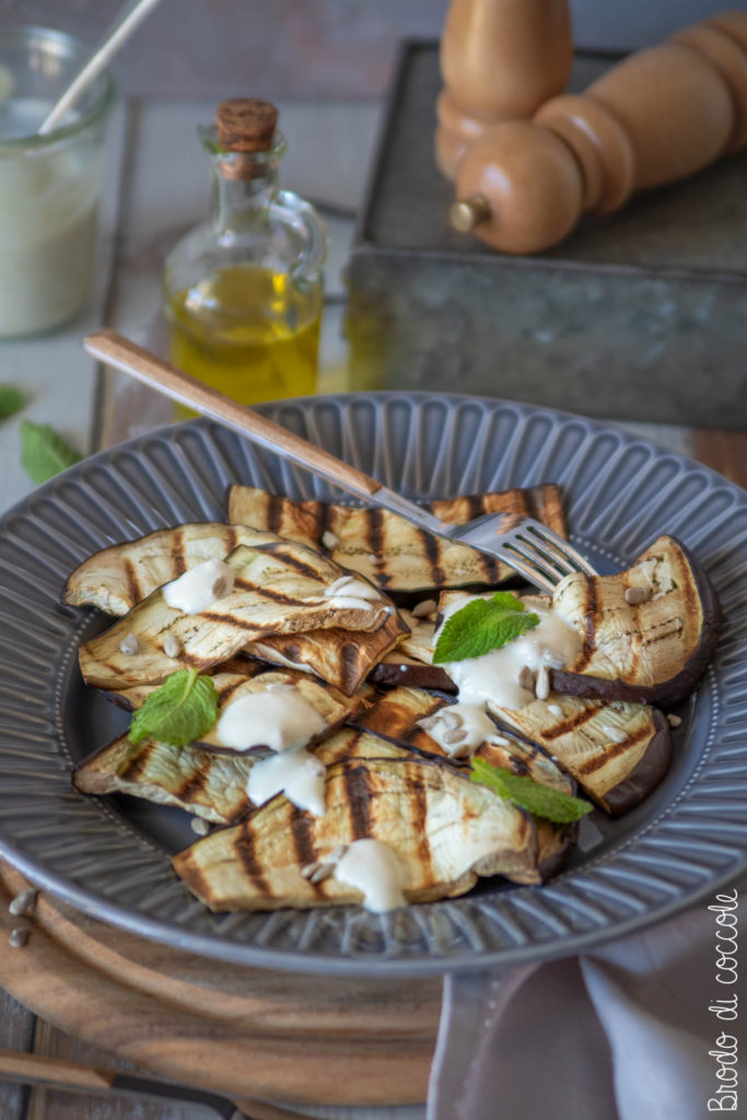 Melanzane grigliate con salsa allo yogurt